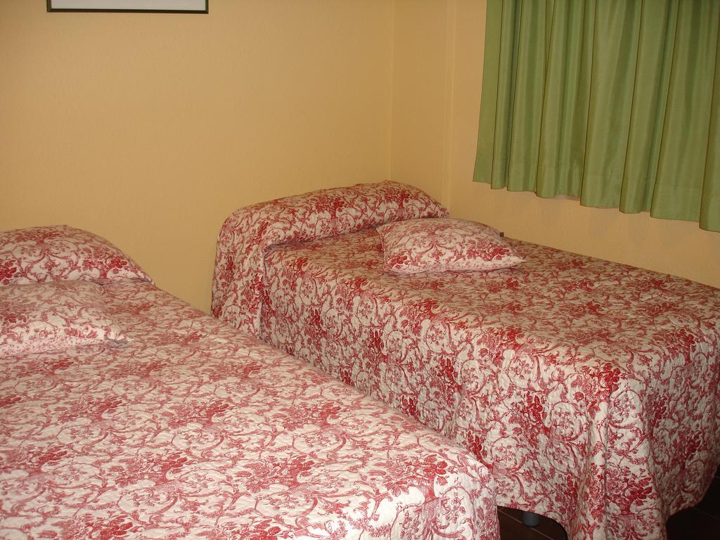 Hostal Puerta Bonita Vista Alegre Мадрид Екстериор снимка