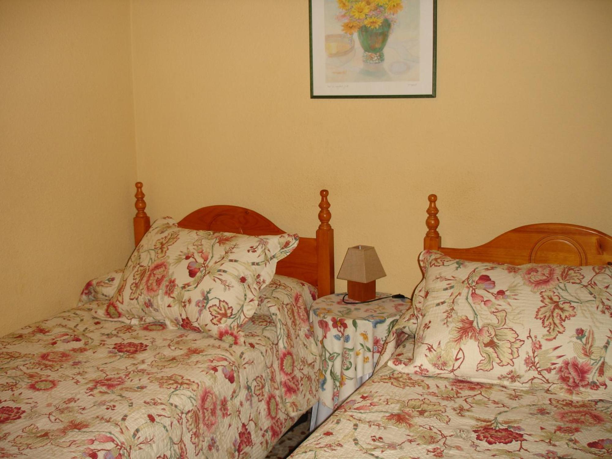 Hostal Puerta Bonita Vista Alegre Мадрид Екстериор снимка