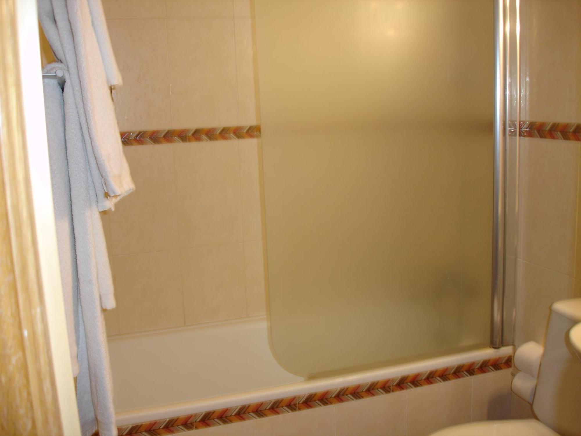 Hostal Puerta Bonita Vista Alegre Мадрид Екстериор снимка