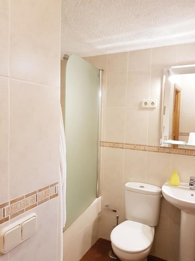 Hostal Puerta Bonita Vista Alegre Мадрид Екстериор снимка