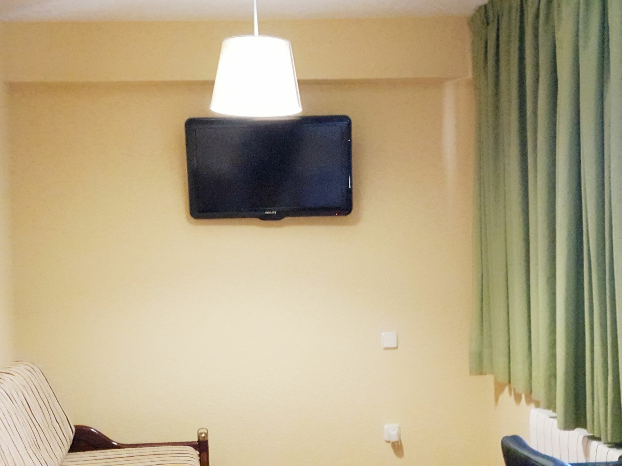Hostal Puerta Bonita Vista Alegre Мадрид Екстериор снимка