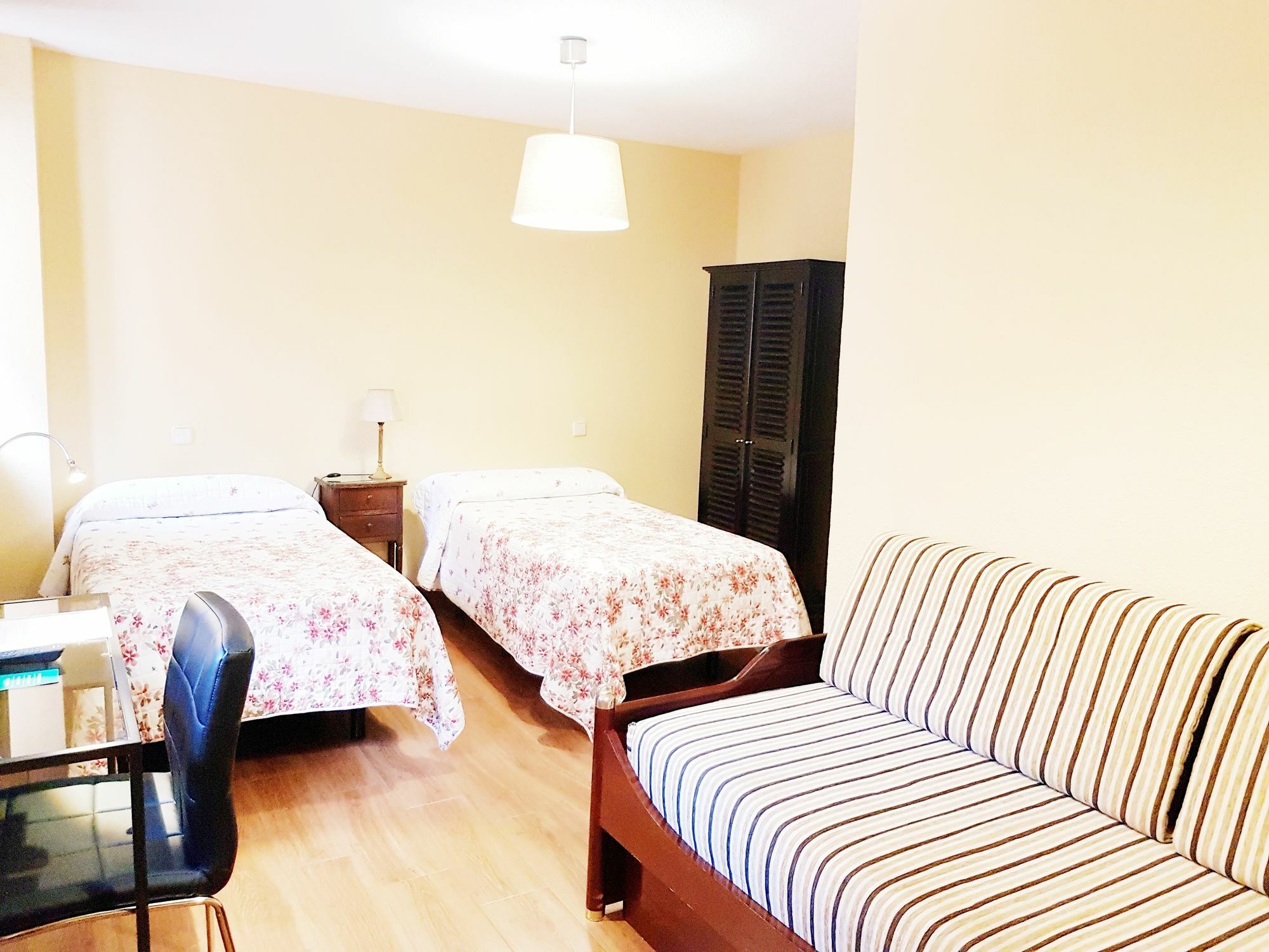Hostal Puerta Bonita Vista Alegre Мадрид Екстериор снимка