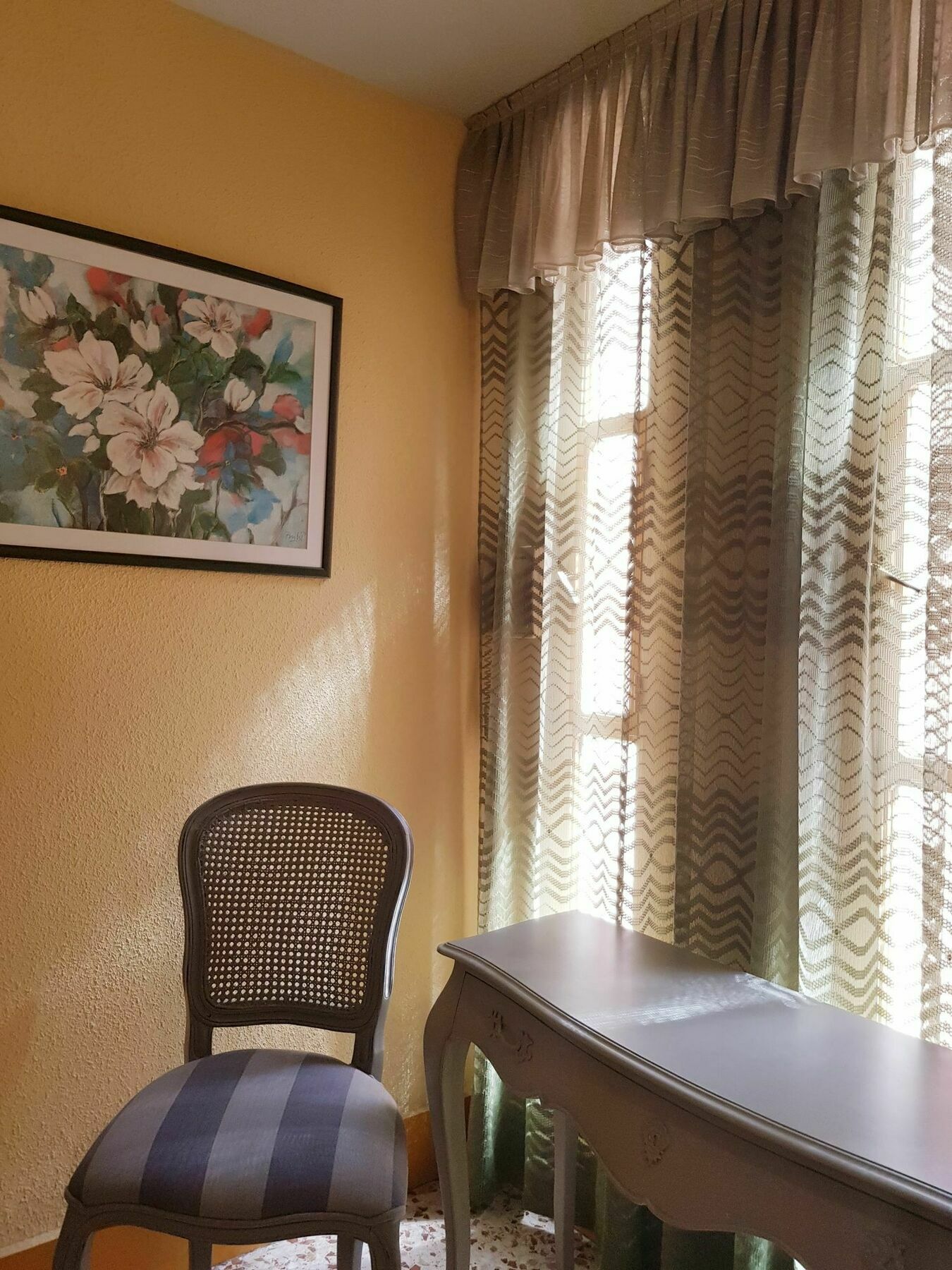 Hostal Puerta Bonita Vista Alegre Мадрид Екстериор снимка